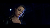 3daystokill_theatrical_1012.jpg