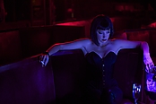 3daystokill_stills_016.jpg